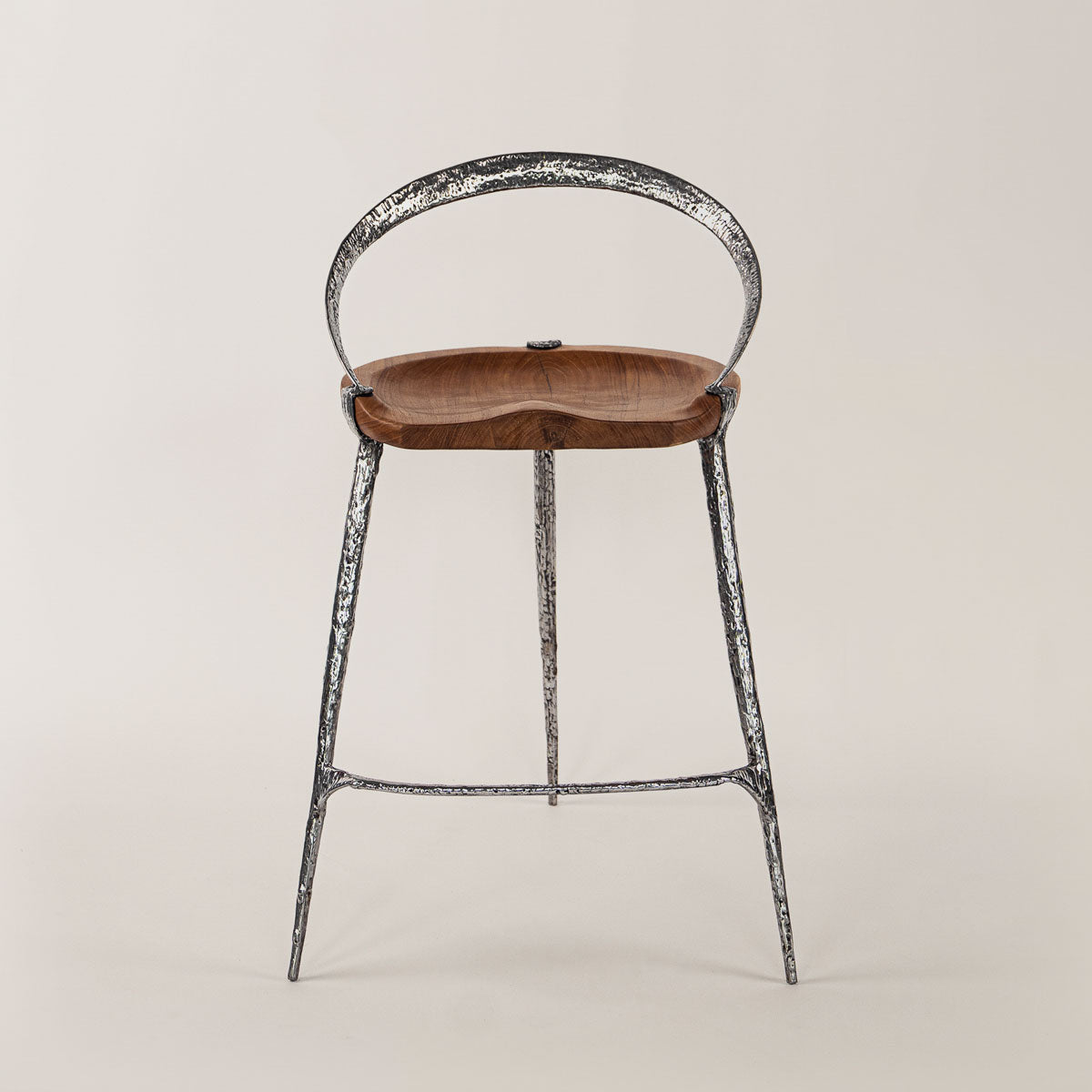 Handgefertigter Teakholz Barhocker mit Lehne – elegantes Design mit Stahlgestell für Küche & Wohnbereich