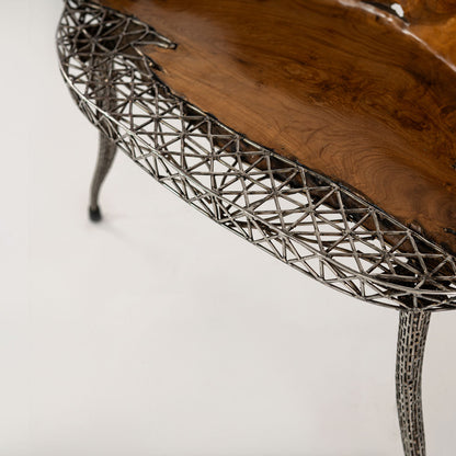 Detailaufnahme Design-Sessel Teakholz mit filigranem Stahlgestell – handgefertigter ArtSessel Natur
